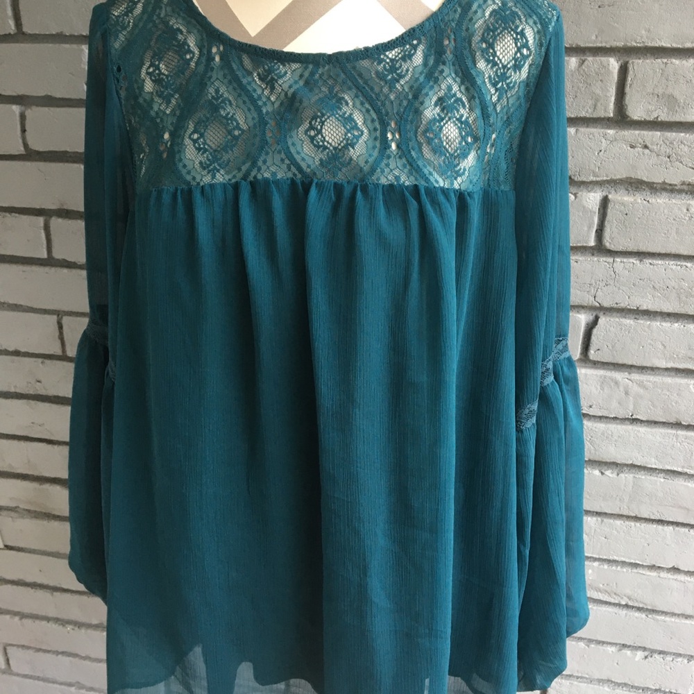 Torrid Bell Sleeve & Lace Forrest Green Top SZ 1X